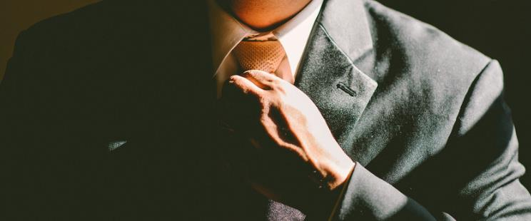 蘇州定制一套西裝多少錢？西裝定制好還是買品牌的好？